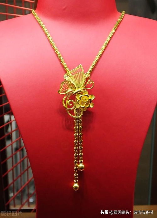 湖北宜昌珠寶首飾店 黃金飾品琳瑯滿目，龍鳳呈祥與美發(fā)飾品銷售新趨勢(shì)